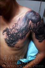 过肩龙披肩龙纹身